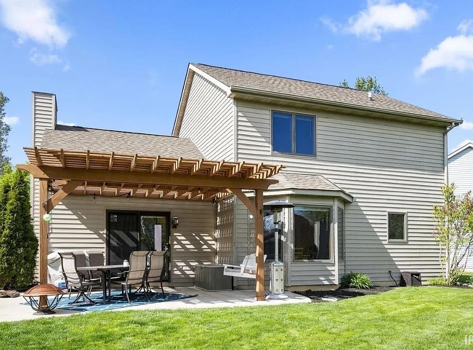 2nd image of 2111 Autumn Lake Pl