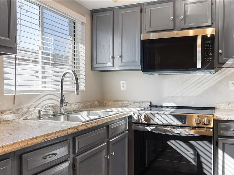 2205 N 9th Ave — Photo 13