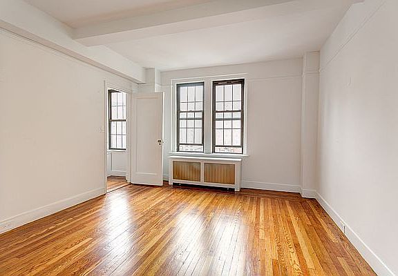 5th image of 15-17 Park Ave #8C