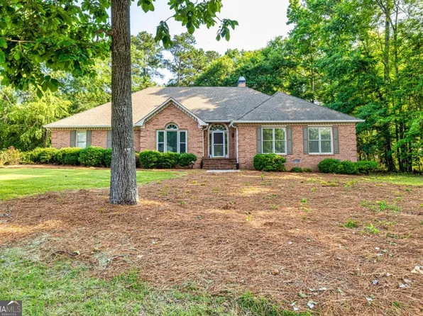 195 Youngs Cir, Fayetteville, GA 30215