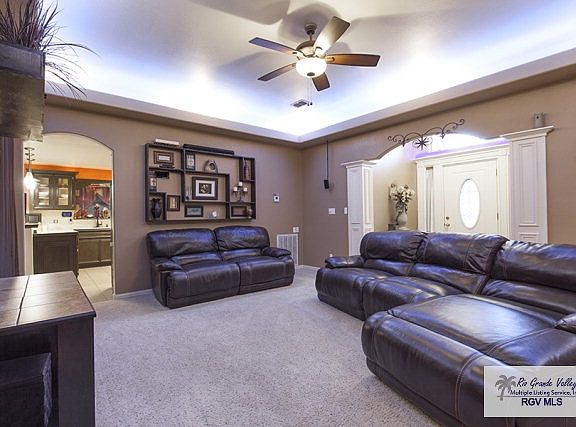 4th image of 1730 Laurel Ln