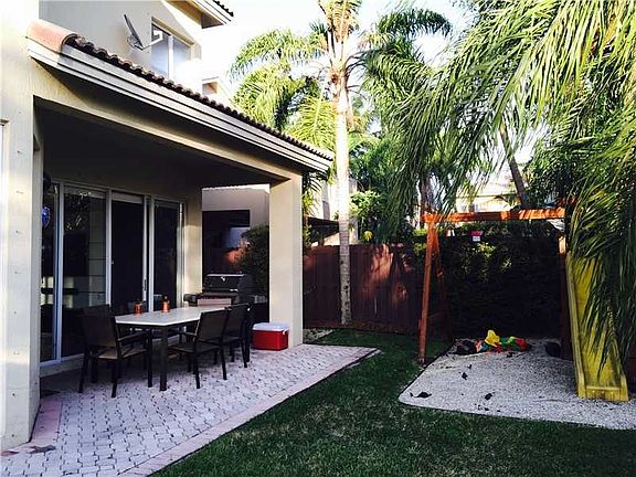 5th image of 10858 NW 73rd Ter