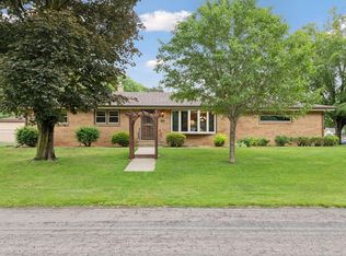 1758 Edgehill Rd, Saint Paul, MN 55109