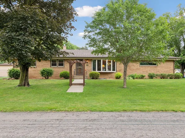 1758 Edgehill Rd, Saint Paul, MN 55109