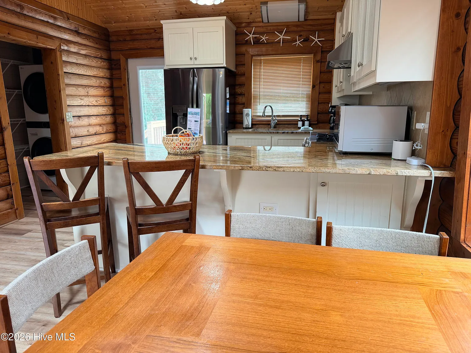 4 bed, 3.0 bath, 1744 sqft, $3,000 — Photo 3