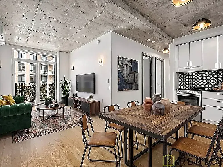 338 Evergreen Ave #325 — Photo 1