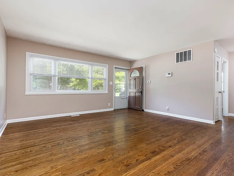3767 Glenmeade Rd — Photo 2