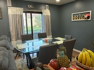 736 Hamilton Ct, Rochester, MI 48307