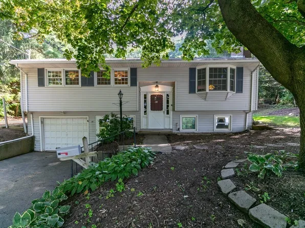 47 Elmwood St, Auburn, MA 01501