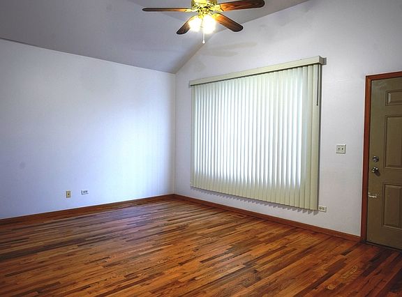3rd image of 2254 S Hamlin Ave