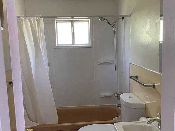 2nd image of 211 E Broadway St APT 3