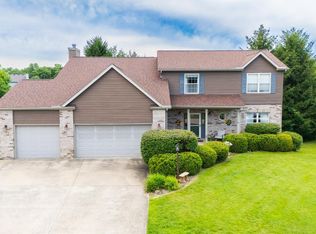510 Mayfair Ct, Metamora, IL 61548