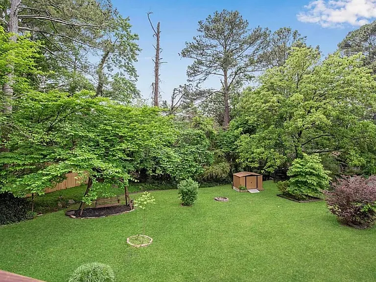 1109 Azalea Cir — Photo 21
