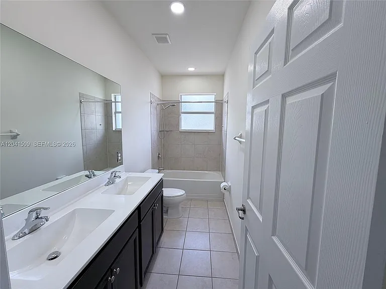 268 SE 31st Ave — Photo 31