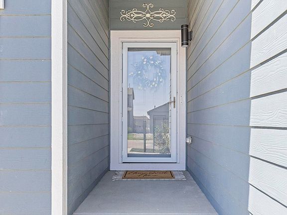 4th image of 301 Thomas Ave