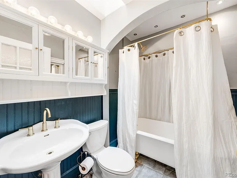 4424 W Hayward Pl — Photo 16