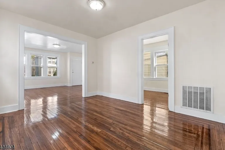 24 Irving Ave — Photo 3
