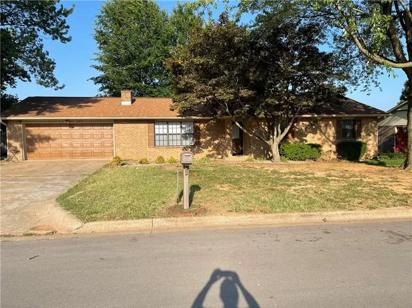 523 Garland Pl, Lowell, AR 72745