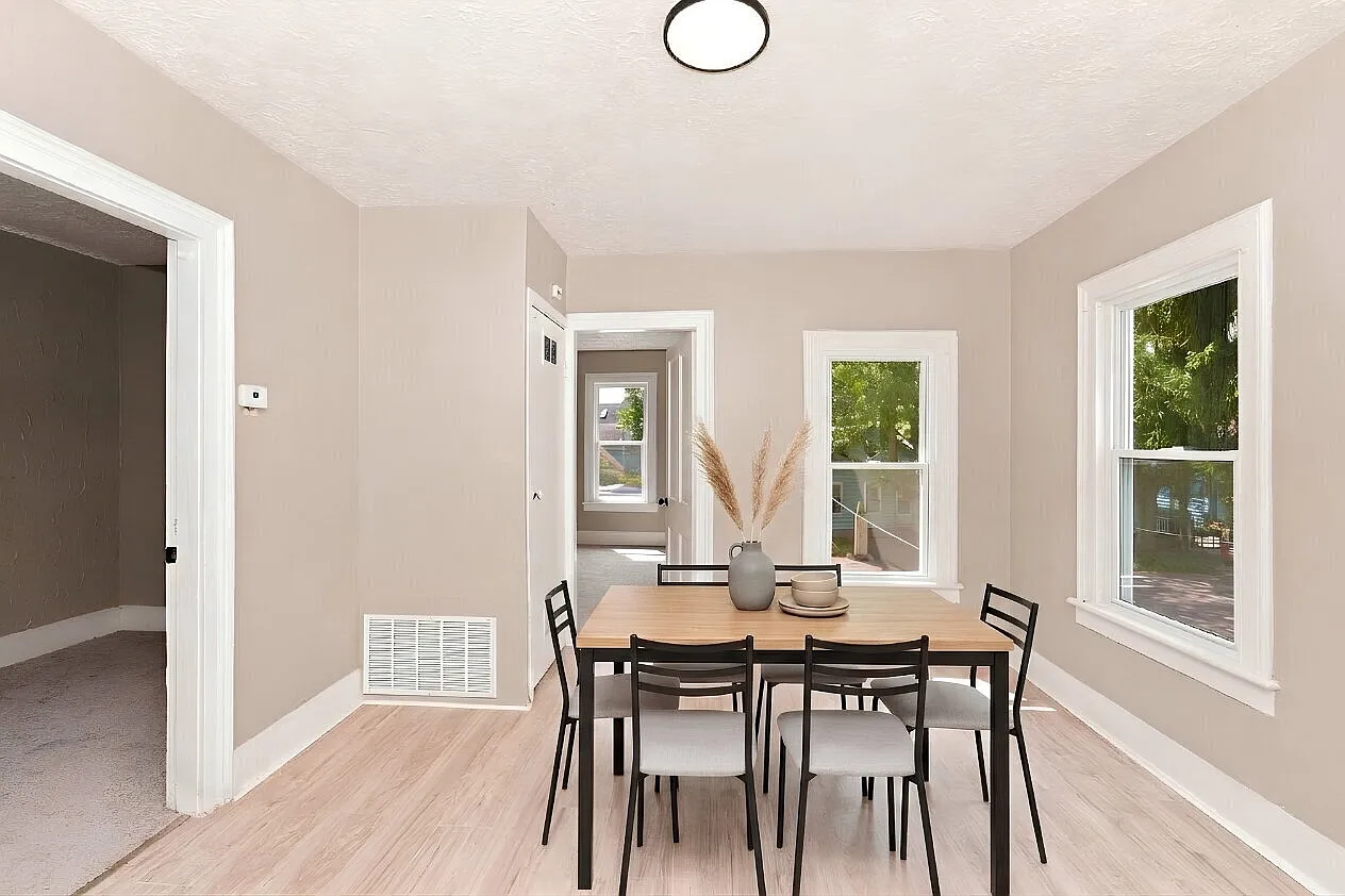 2-Bedroom Upper Duplex Unit with Essential Appliances in Cleveland (Welcome Section 8) — Photo 2