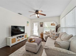 11155 2nd St E, Treasure Island, FL 33706