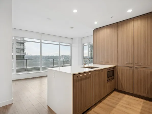 2311 Beta Ave #1301, Burnaby, BC V5C 0M1