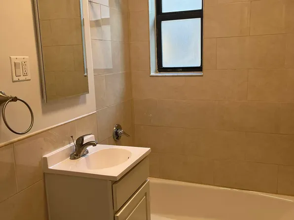 41-11 47th Avenue image 3 of 4