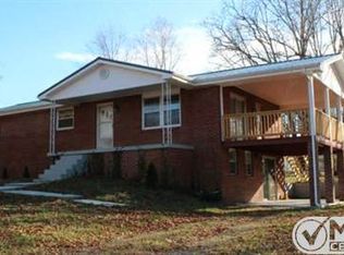 912 Taylor Cir, Burns, TN 37029