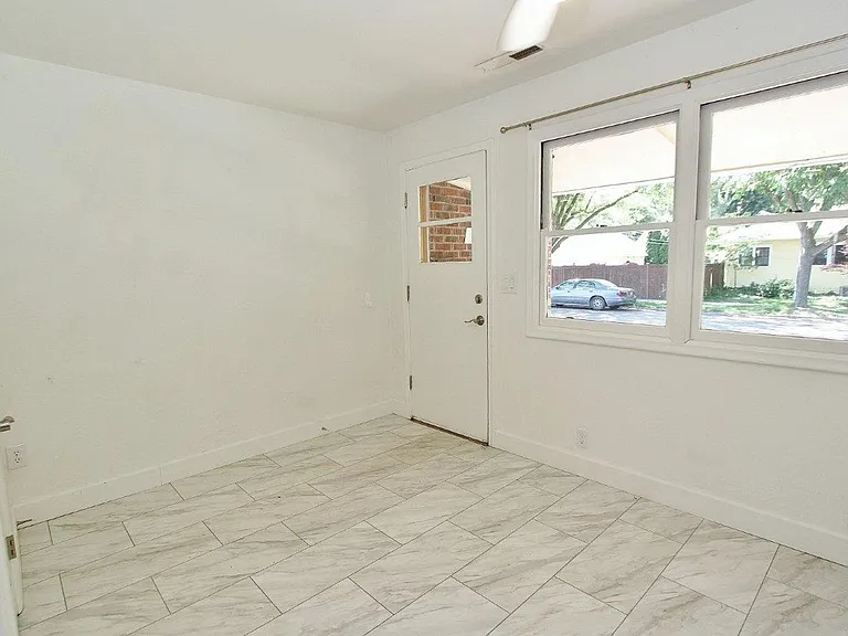 1202 N 20th St — Photo 11