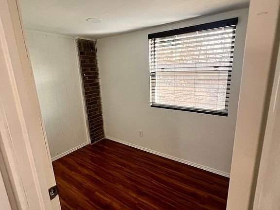 4th image of 202 Oak Meadow Ln #1
