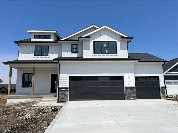212 11th Ct NW, Bondurant, IA 50035