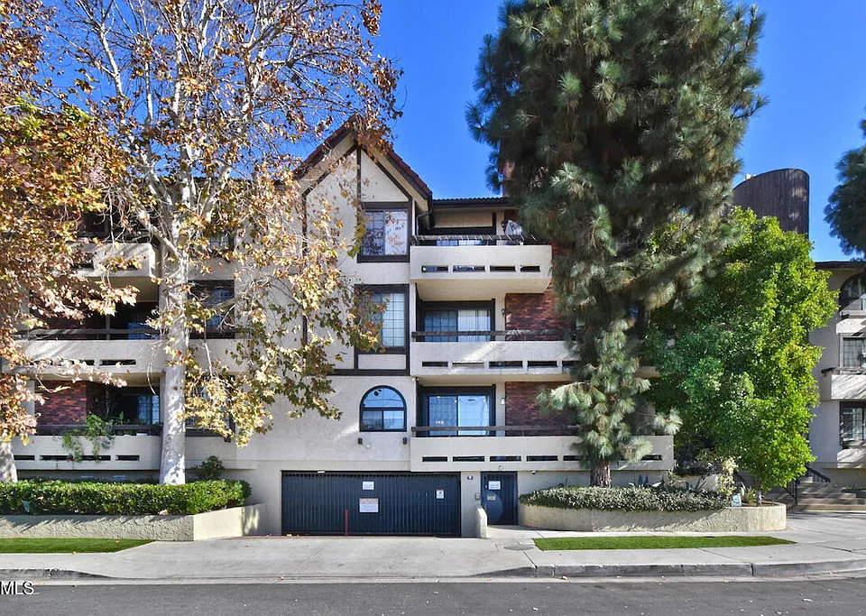 5534 Encino Ave #101