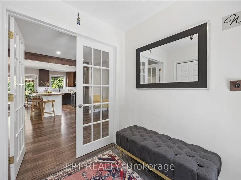 22 Louisa St E — Photo 3