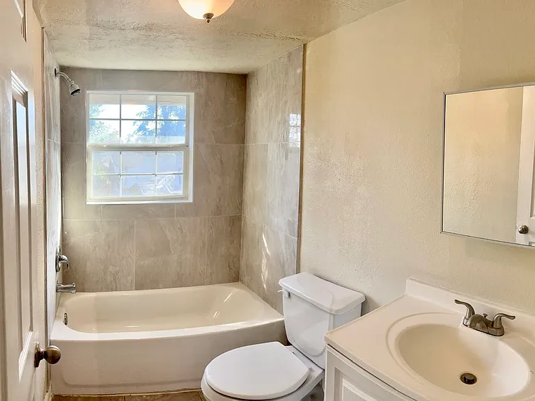 4706 Siegel St #4B — Photo 11