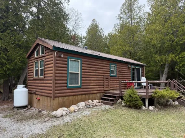 38864 S McKenzie Point Rd, Drummond Island, MI 49726
