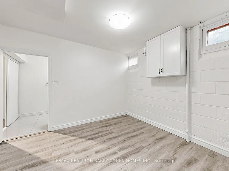 3 Greengate Rd — Photo 41