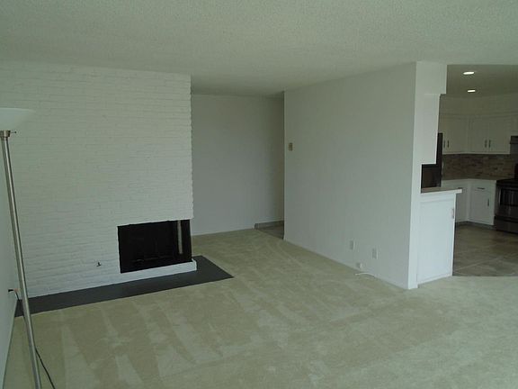 5th image of 11810 Mayfield Ave #305