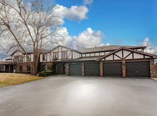 9724 W Creek Rd APT B2, Palos Park, IL 60464