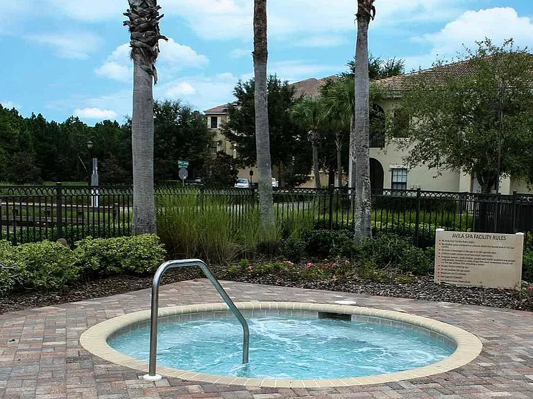 405 La Travesia Flora St #101 — Photo 27