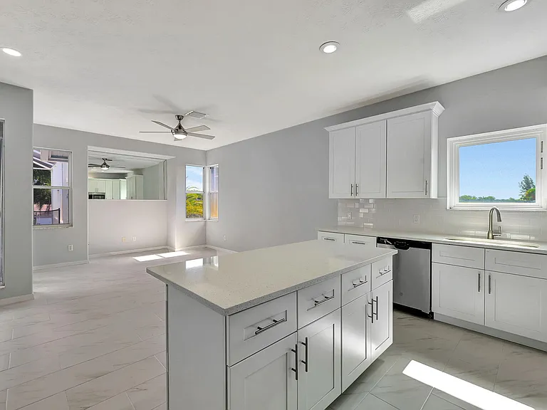 2704 SE Eagle Dr — Photo 22