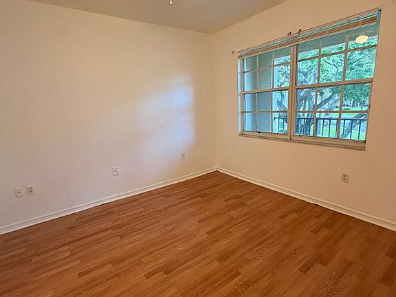 2nd image of 2705 Belmont Ln #2705