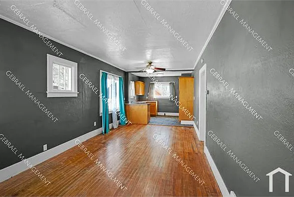 2309 Brown St — Photo 6