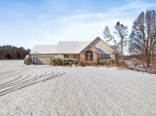 15366 Duffield Rd, Byron, MI 48418