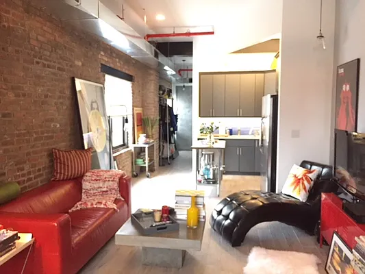 Rented by The InHouse Group | media 7