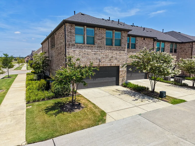 537 Parkside Dr — Photo 7
