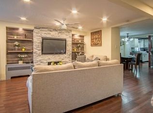 25 Blossom St, Chelsea, MA 02150