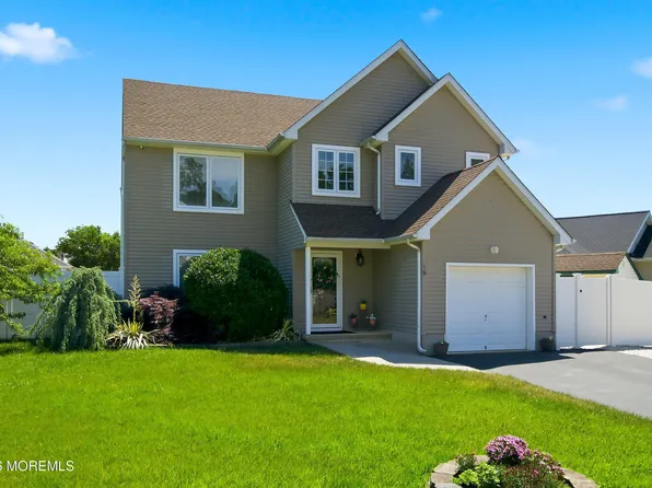 19 W Dolphin Circle W, Bayville, NJ 08721