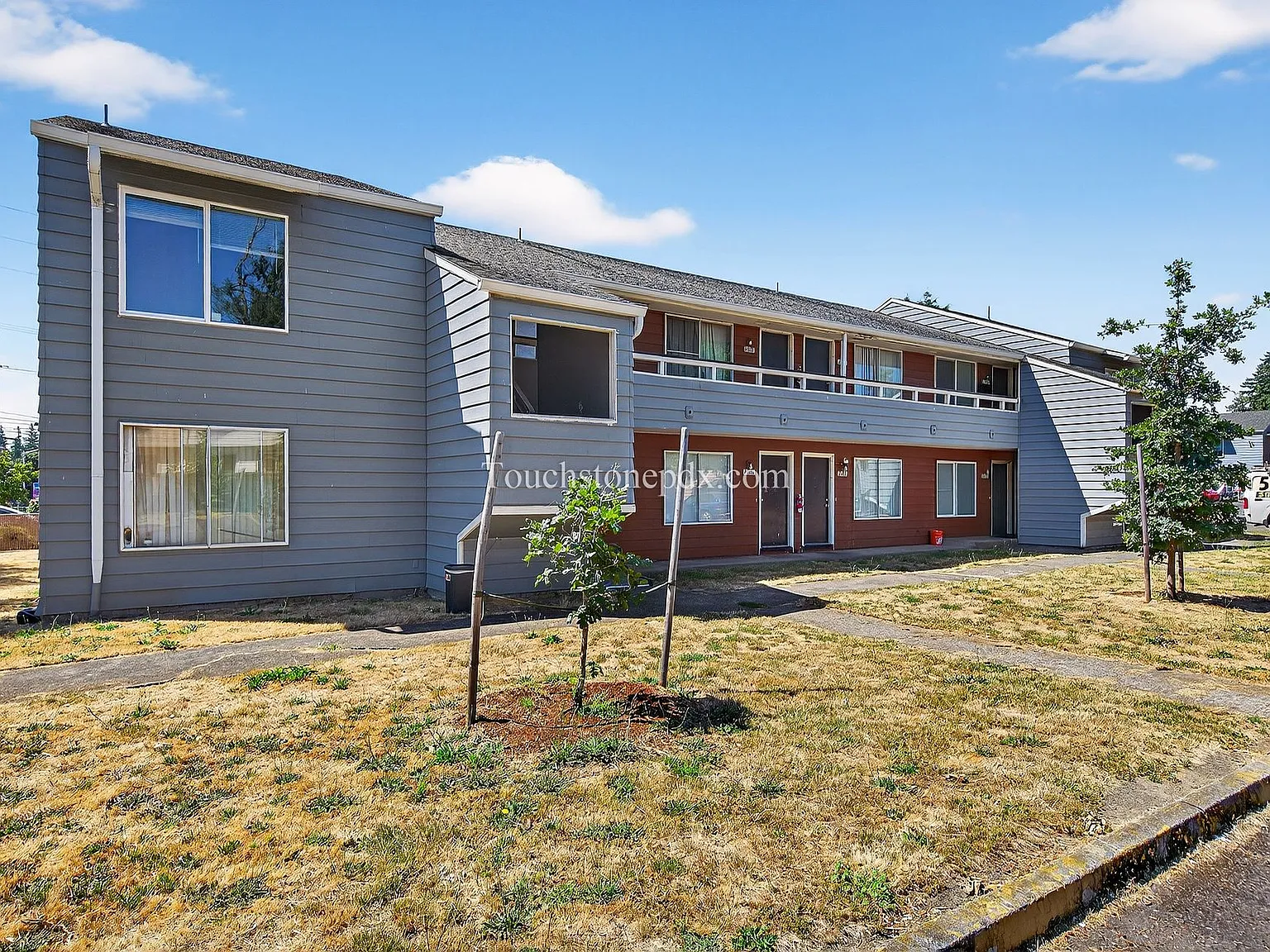 Skylark Apartments — Photo 1