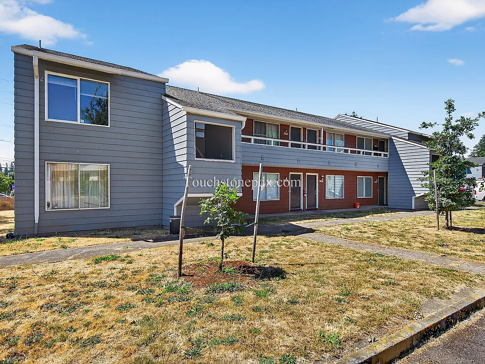 Skylark Apartments