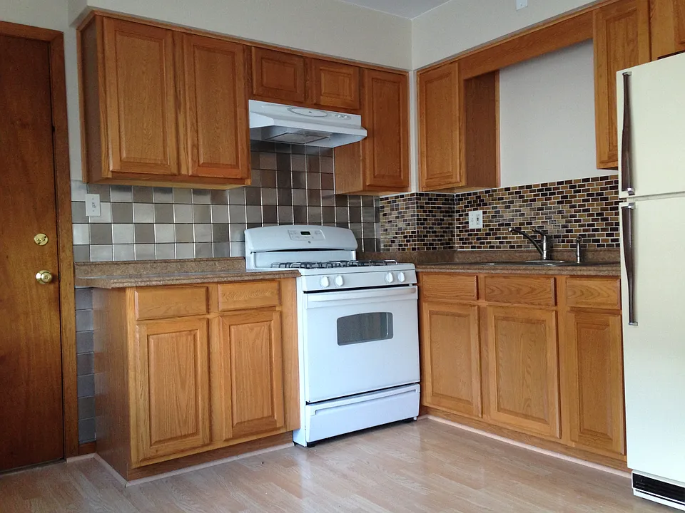 Kitchen, Unit 2R