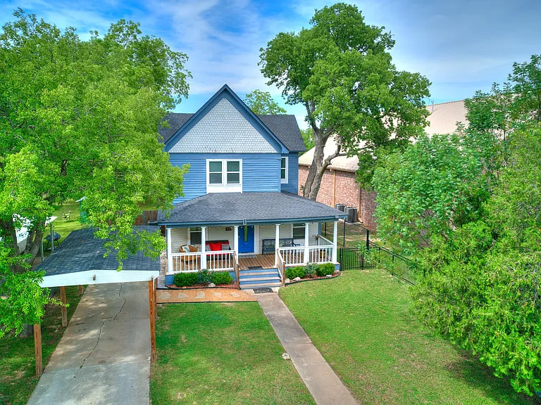 619 E Frank St — Photo 3